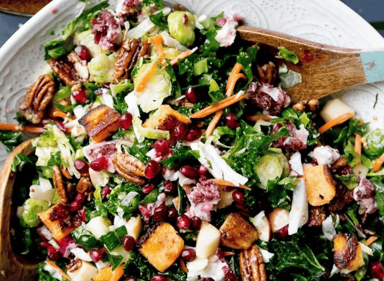 TanjiPatton's tweet image. Whether you’re looking for a protein-packed lunch, a dinner that won’t leave you hungry, or a meal prep staple, we're sharing #salads that are just as satisfying as your favorite comfort foods. This winter salad from @thepioneerwoman combines kale, apples, pecans, shredded