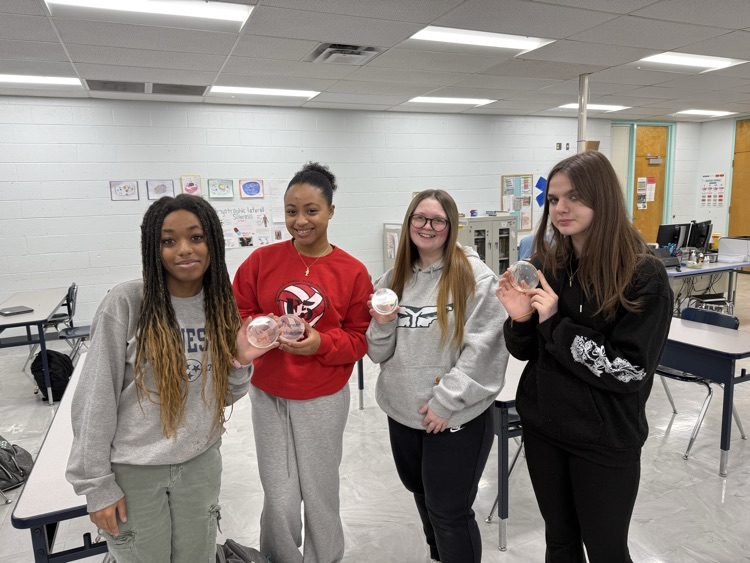 GreeneTechCtr's tweet photo. Hands-on learning for the win! Students in Mrs. Hensleyβs class, are learning about sanitation in healthcare. After swabbing items in class, they quickly learned how quickly microscopic organisms grow! #gtcworkready #ctemonth #cnatraining https://t.co/ZaYPn71Vjs