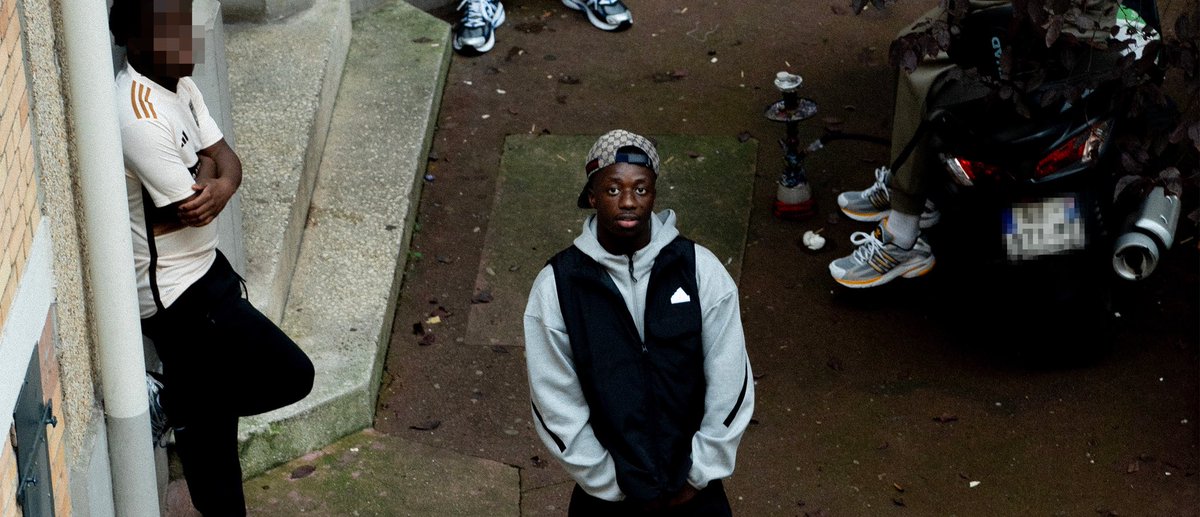 Kulturlesite_'s tweet photo. Les sorties de la semaine : 

PROJETS 

▫️Mecra
▫️Jeune B
▫️Vacra
▫️Drake & PartyNextDoor
▫️1PLIKÉ140
▫️Saïf
▫️Jrk 19
▫️Triangle des bermudes
▫️Candice
▫️Timal
▫️Achka
▫️Godson

SONS

▫️Sasso
▫️Jayel
▫️Beendo Z 
▫️Zitoune
▫️Glk x Gradur
▫️Yoko
▫️Th
▫️Tif & SDM
▫️Guy2Bezbar
▫️113
▫️404Billy
▫️Aj Tracey & Jorja Smith 
▫️Jey Brownie
▫️3arbi x Jamso
▫️Meech20x50
▫️WLMS
▫️D2L
▫️Bruni
▫️DLS
▫️Tekmé
▫️Lin’s
▫️MRG
▫️Lucho
▫️Holy Brune
▫️Robin
▫️Mallaury
▫️Wassim
▫️Angelcy & Jungeli
▫️Alien
▫️Big Bessel
▫️Vicky R 
▫️Monsieur Dioni

Playlist Radar des sorties : https://t.co/zawh8eAEza