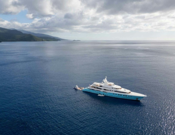 SimplySelectSea's tweet photo. 72m AXIOMA – designed by Sterling Scott. Infinity pool, spa pool with swim-up bar &amp; alfresco dining. Pure indulgence at sea.

📧 charter@simplyselectyachts.com | 📞 +1-212-888-8841

#DunyaYachts #SterlingScottDesign #SuperyachtEscape #YachtLife #OnTheWater https://t.co/OvaS5l6IVY