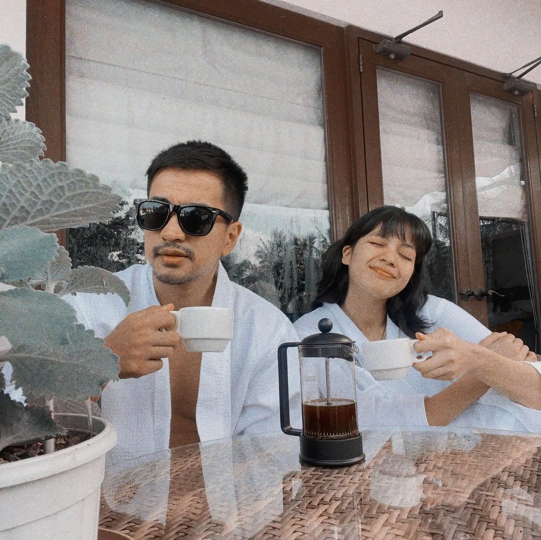 Coffee date anyone?

#RKAneSaBPMegaSaya