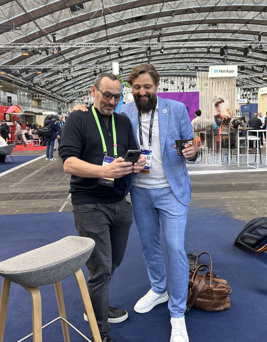 SplashAccess's tweet image. Just had an incredible two-minute chat with @Oliver Tuszik at #CiscoLiveEMEA  🌟 Grateful to be part of this amazing partner ecosystem. Of course, I couldn’t miss the chance to bring up the SplashAccess app on the updated Cisco Networking App Marketplace  🚀 (🔗…