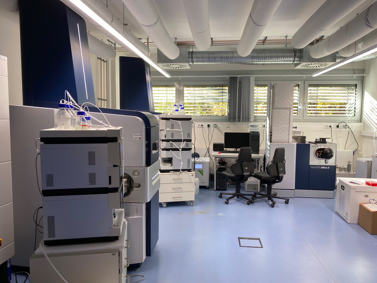 If you join our lab you will be able to use our three timsTOF mass spectrometers….and we also got a new microwave oven for our lab kitchen today!😜  #AcademicTwitter