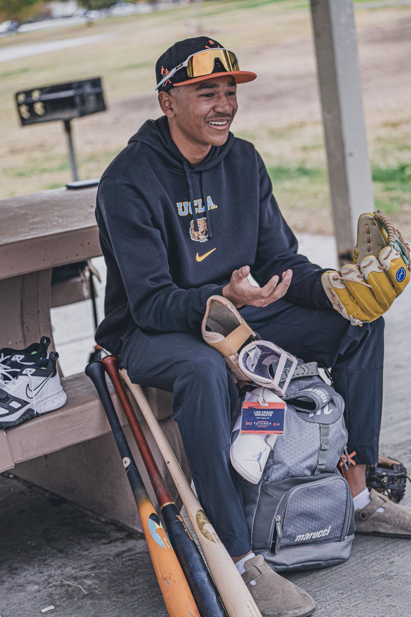 ShotByHype's tweet photo. What's In My Baseball Bag? With Darren McGee Class Of 26' MIF out of Las Vegas is OUT NOW!

Go watch, Like, &amp; Subscribe!

https://t.co/YC3iNHF7VM via @YouTube https://t.co/ukcSNp56Dq