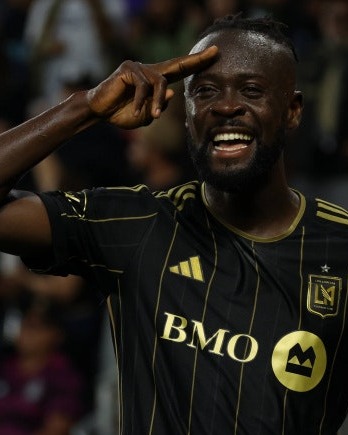 The1stHalf_'s tweet photo. ⚽ Kei Kamara. 20 seasons. 2nd all-time MLS scorer. A true football warrior. A true legend. 🎧 Friday 6 PM on @TSN690 | Stream live on @iHeartRadioCA
#KeiKamara #MLS #FootballLegend #LAFC #acertainstyleoflife #footballis #goalmtl #communitymatters https://t.co/ozJIbD4Kjg