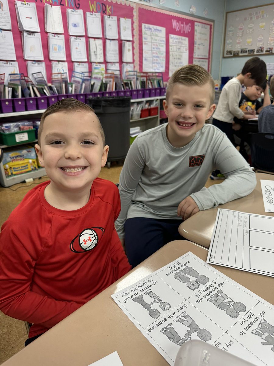 MsHefferonSEM's tweet photo. We ♥️ our buddies! @MsKane_SEM @SEM_Dalers https://t.co/0haCW5bHN8
