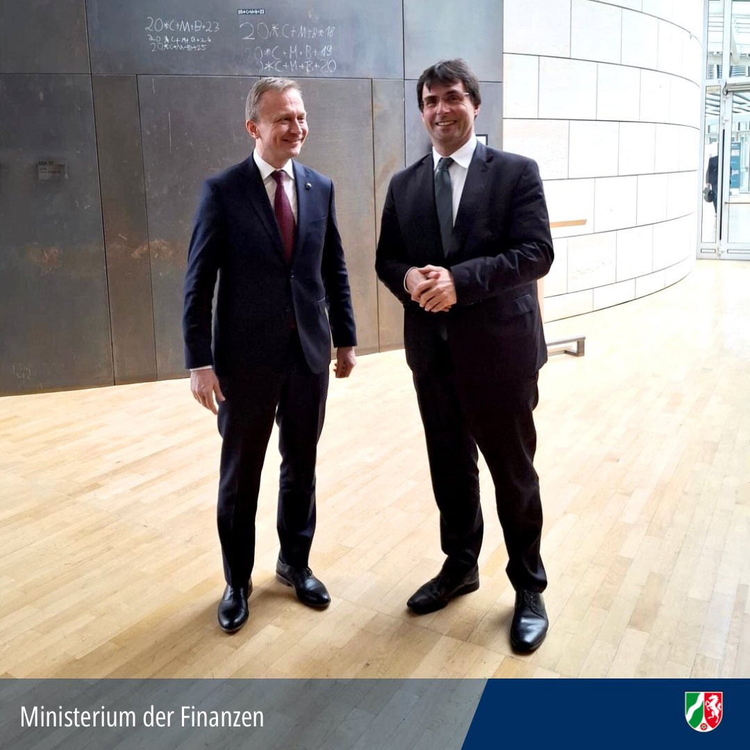Ministerium der Finanzen NRW (@finanzmin_nrw) on Twitter photo Gespräche mit 🇪🇺-Haushaltskommissar: Der neue EU-Haushaltskommissar <a href="/Piotr_Serafin/">Piotr Serafin</a> kam im Rahmen seiner Tour d’Europe heute zu einem ersten Austausch mit Minister Dr. <a href="/MOptendrenk/">marcus optendrenk</a> zusammen. Dabei ging es um zentrale Themen wie die Eckpunkte zum Mehrjährigen Finanzrahmen der EU Gespräche mit 🇪🇺-Haushaltskommissar: Der neue EU-Haushaltskommissar <a href="/Piotr_Serafin/">Piotr Serafin</a> kam im Rahmen seiner Tour d’Europe heute zu einem ersten Austausch mit Minister Dr. <a href="/MOptendrenk/">marcus optendrenk</a> zusammen. Dabei ging es um zentrale Themen wie die Eckpunkte zum Mehrjährigen Finanzrahmen der EU