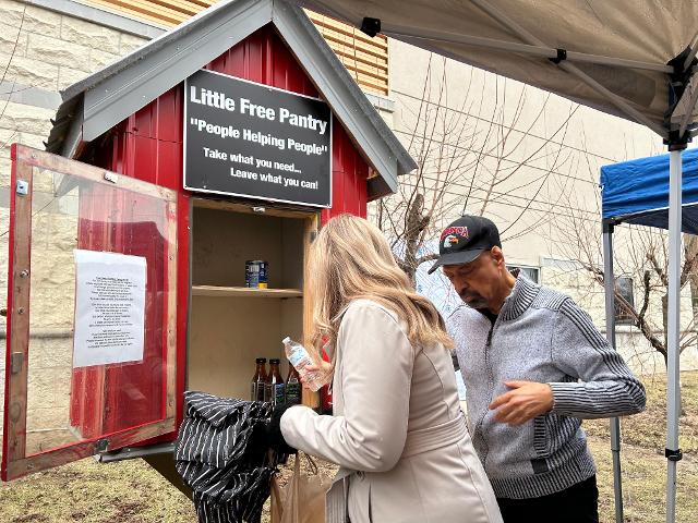 Centerstone's tweet image. On February 5th, Centerstone Alton unveiled the Centerstone Community Pantry! We’re beyond grateful for the support from our community, elected officials, and Alton HS.

Want to help? Drop off non-perishable items at our Edwards Street location. #CommunityPantry #Centerstone