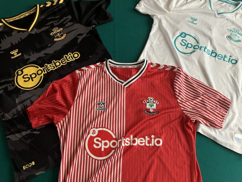 Southampton FC Season 2023-2024 Promotion Shirt Bundle Size UK Large (L)

£39.00 currently

1 bid, 4 watchers

Ends Thu 20th Feb @ 7:05pm

ebay.co.uk/itm/Southampto…

#ad #saints #saintsfc