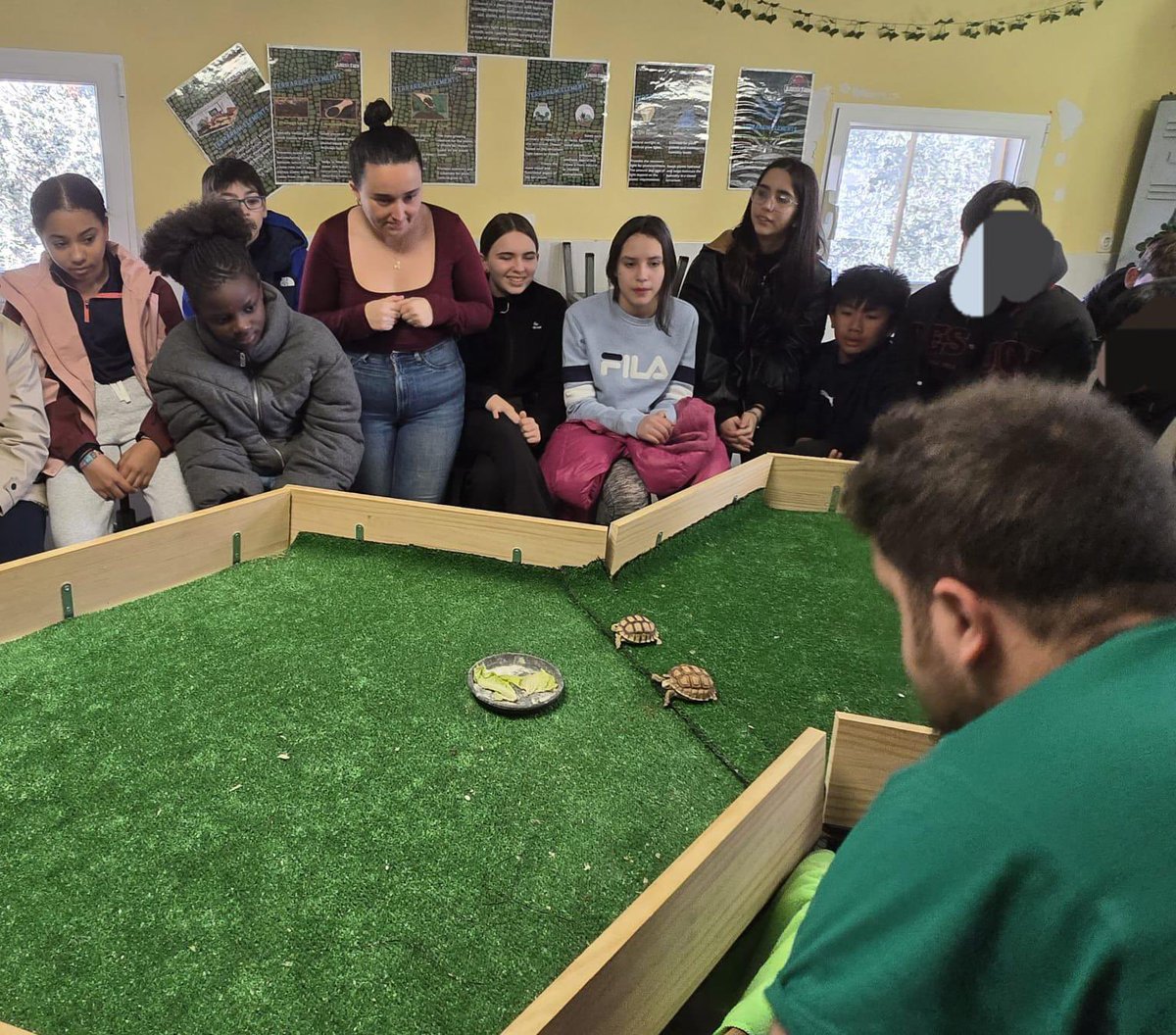 csanalfonso's tweet photo. 🌿🐄 Our campers at @farmcamp_ancora have enjoyed a unique language immersion experience! Learning English while taking care of animals, milking goats, and collecting eggs. There's nothing like nature to make learning fun! 🐓🌾
#FarmCamp
#ColegiosHHCC https://t.co/G6Um5LV6Sj