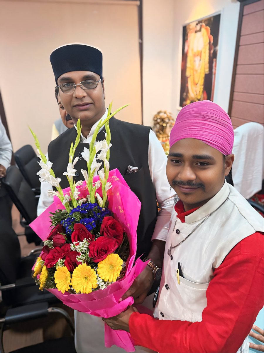 मध्य प्रदेश शासन के कैबिनेट मंत्री आदरणीय श्री <a href="/VishvasSarang/">विश्वास कैलाश सारंग</a> जी से भोपाल स्थित निवास पर पहुंचकर मुलाकात की