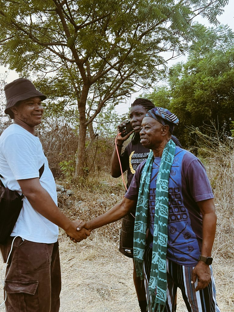 AnieeTheKing's tweet image. Definitely going to frame this!

It was an honour to meet with the great and legendary @tkelani who came to visit us on set. 

#NatIveFilms 
#TLD
#FirstFeature