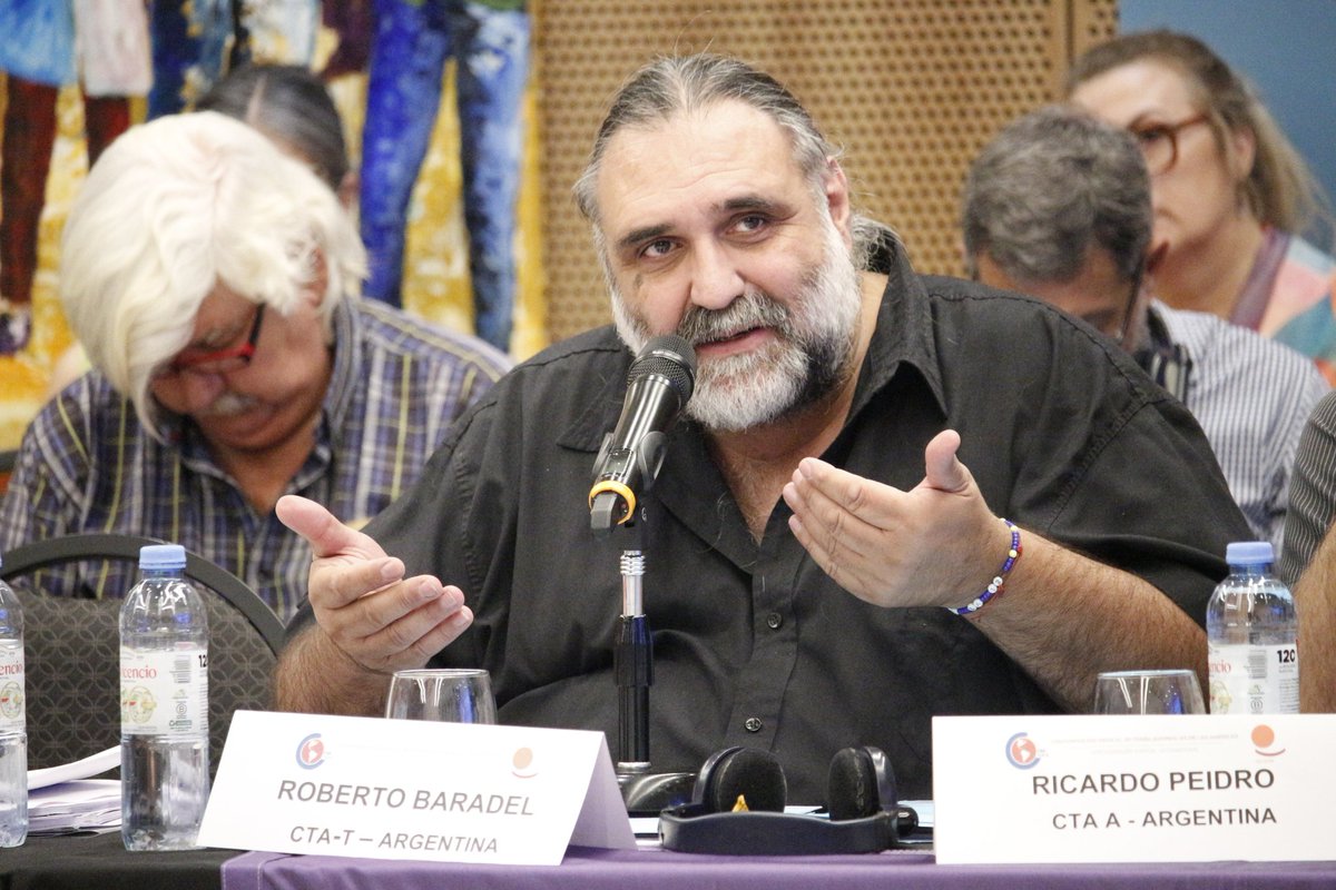RRIICTA's tweet photo. En el 2do día de la 35° Reunión del Consejo Ejecutivo de la @CSA_TUCA, @robibaradel remarcó que los desafíos que enfrentamos exigen un sindicalismo sociopolítico. No basta con negociar salarios y condiciones laborales: debemos dar la batalla en el terreno político y cultural. https://t.co/LbaeJUJ0Ty