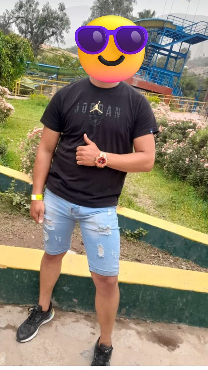 wolfshouse69's tweet photo. Sabía que este chamo delivery tenía lo suyo.... cuanto morbo y, ni siquiera tuve que engañarlo, el solito me lo envío.... por más chamos así, dispuestos a cooperar @RegiolandiaMTY #lima #limagay #morbo #deliveryguy #heterovergón #nude https://t.co/Ggi2NaeA2X