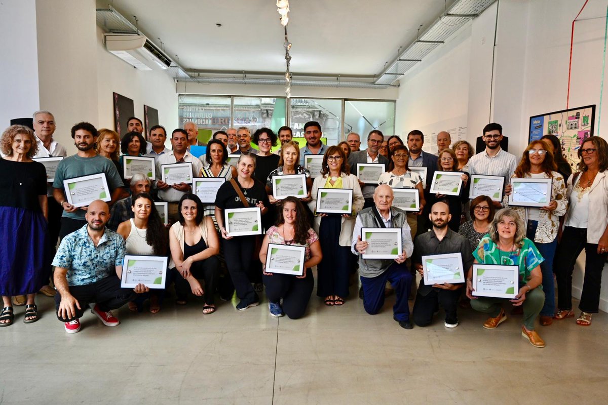 ☀️ 🏗️ Firma de convenios del Fondo para el Desarrollo de Infraestructuras Culturales en el interior del país

👉 27 proyectos de todo el país -exceptuando Montevideo- iniciarán las obras de reforma, compra de equipamiento, adecuación y mejoramiento edilicio gracias al fondo. 

🗣️