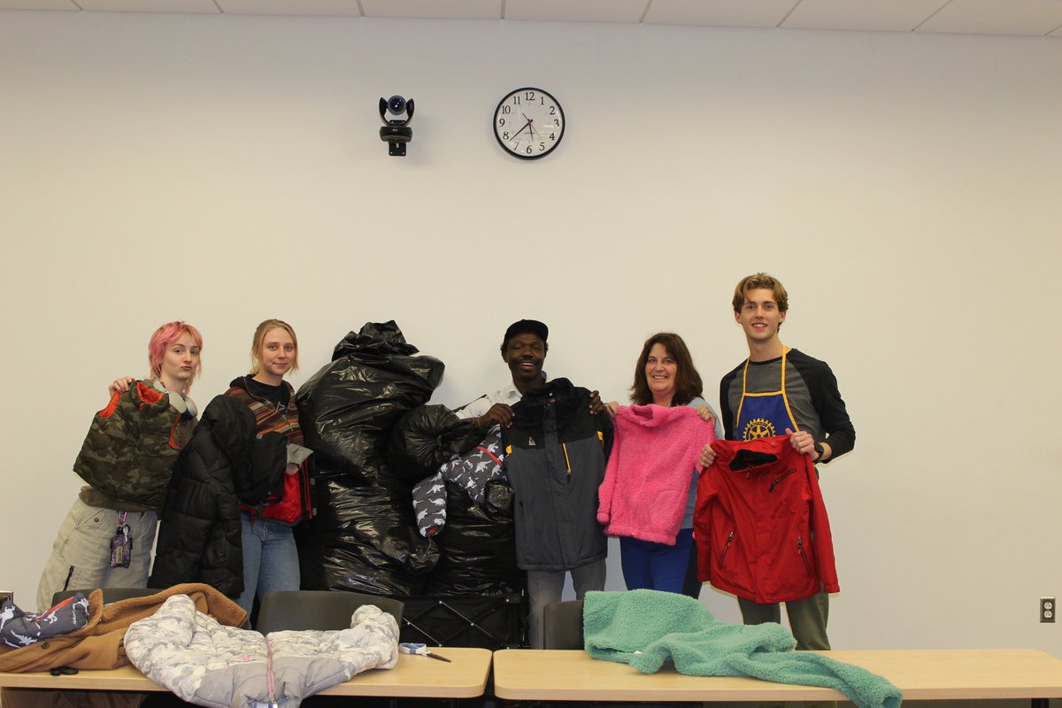 UtahIMF's tweet image. Thank you @oremlindonrotaryclub for another successful Coats for Kids Event! On Feb. 10, we successfully organized new coats for elementary school children in need. Coats for Kids has been one of our most important projects to serve local communities.