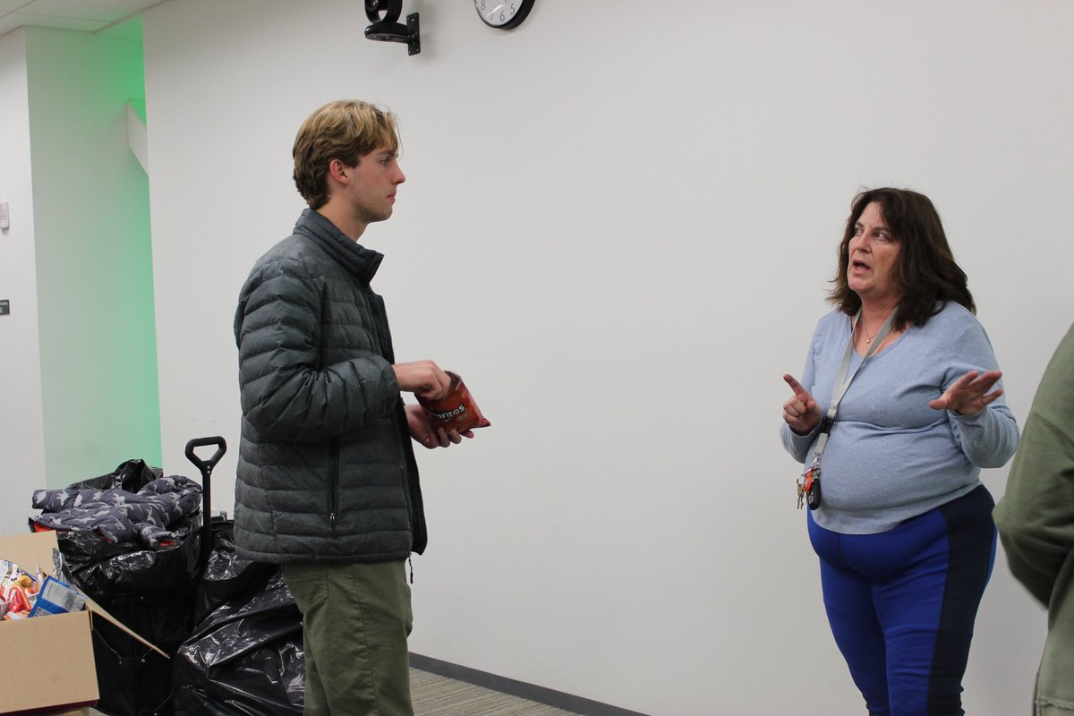 UtahIMF's tweet image. Thank you @oremlindonrotaryclub for another successful Coats for Kids Event! On Feb. 10, we successfully organized new coats for elementary school children in need. Coats for Kids has been one of our most important projects to serve local communities.