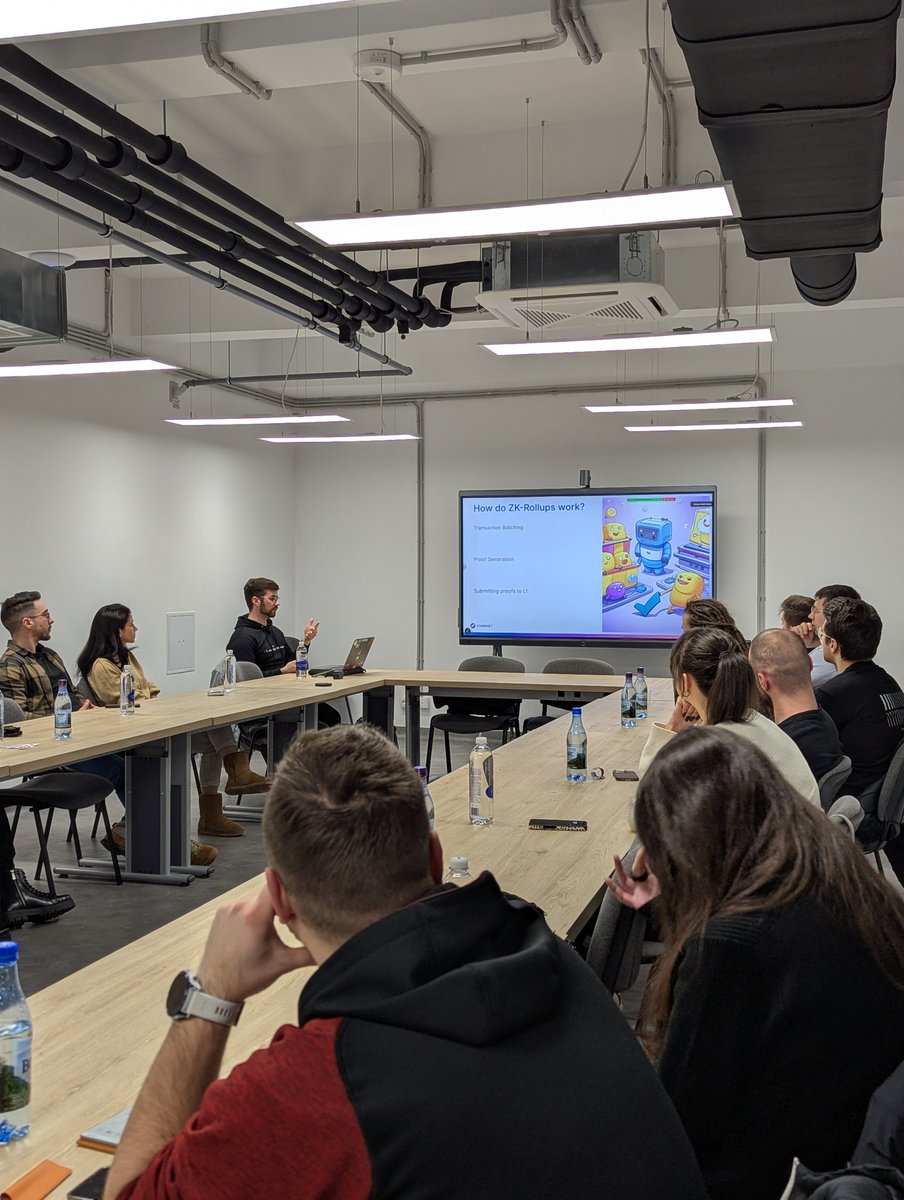 ETHCluj's tweet photo. Session in progress 📚

@robertkp13 walks us through how #Starknet scales #Ethereum 💡 https://t.co/Cb2XgjetzR