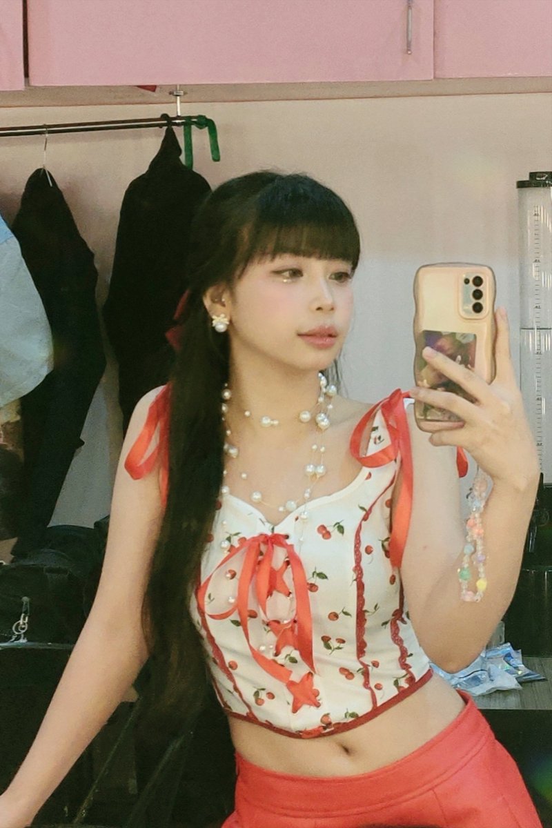 _jinjooberry_'s tweet image. Happy hearts day everyone, especially to my shellies and pixels! 🫶🏻✨