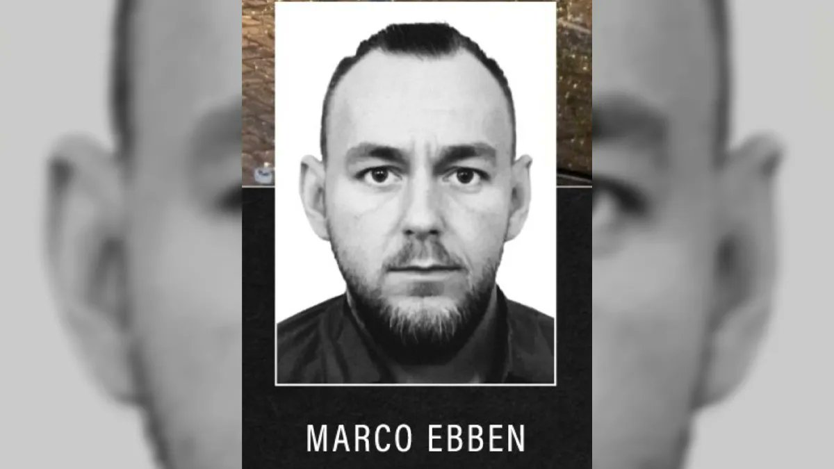 Qhubotvoficial's tweet photo. 🚨BOMBAZO 🚨 BOMBAZO 🚨 

#QHUBOTVNOTICIAS, MATAN A MARCO #EBBEN en la Zona Esmeralda de Atizapán, Estado de México. 
 
Señalado como un colaborador de Ismael ‘El Mayo’ Zambada y quien era buscado a nivel internacional por tráfico de drogas en Europa. https://t.co/l2L4bxeKqO