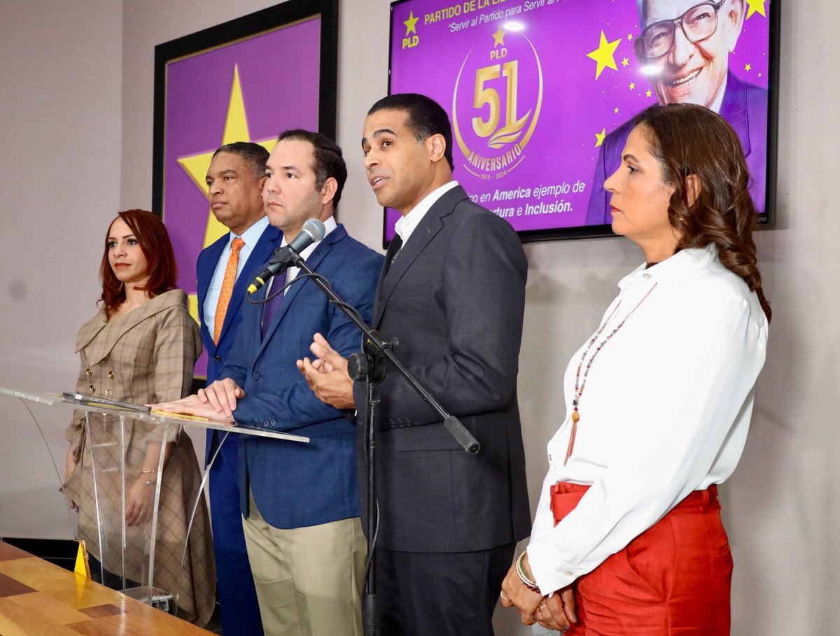 PLDenlinea's tweet photo. #PortadaPrincipalPLD | Demanda explicación sobre uso de fondos de USAID, a quiénes han beneficiado y si su uso ha influido en la política nacional, Responde a Participación Ciudadana.

AMPLIAR: https://t.co/AGFSBgio56 vía @VanguardiaRD https://t.co/9anelUxEHS