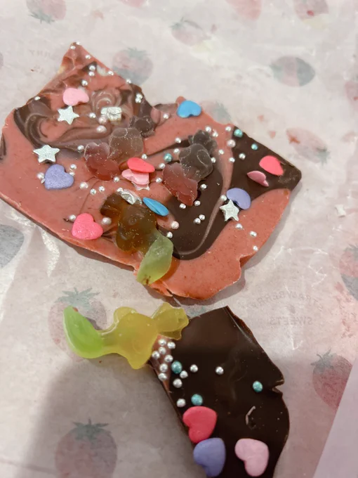 ムスメちゃんから手作りチョコを貰いましたピクミンがコーティングされているのがポイントっぽいです 