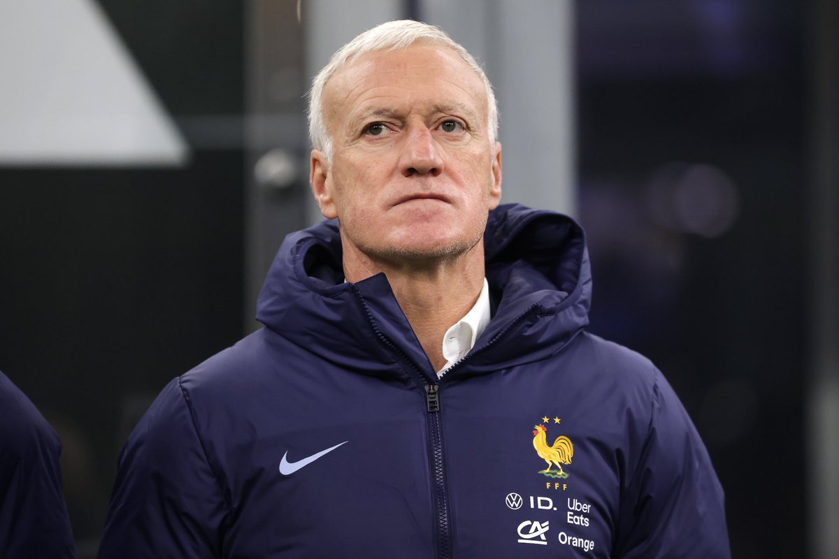 ActuFoot_'s tweet photo. Didier Deschamps '𝗡𝗘 𝗙𝗘𝗥𝗠𝗘 𝗣𝗔𝗦 𝗟𝗔 𝗣𝗢𝗥𝗧𝗘' au PSG dans le futur ! 👀

« Entraîner le PSG ? Je ne me ferme pas la porte. 

Mais je n'ai rien en tête pour le moment. Selon les propositions, je choisirai. Je ne m'interdis rien. » 🔴🔵

🗞️ @lequipe https://t.co/A1WgLc62Oa