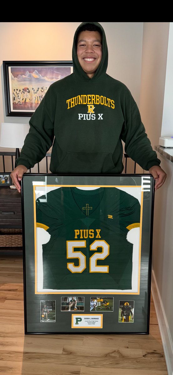 Derek Burrage (@derekburrage) on Twitter photo Thanks to my parents for this Awesome gift. Shoutout to Steve Smith of Awards Unlimited for putting this together for me.
ssmith@awardsunlimited.com
Love It. Thanks to my parents for this Awesome gift. Shoutout to Steve Smith of Awards Unlimited for putting this together for me.
ssmith@awardsunlimited.com
Love It.
