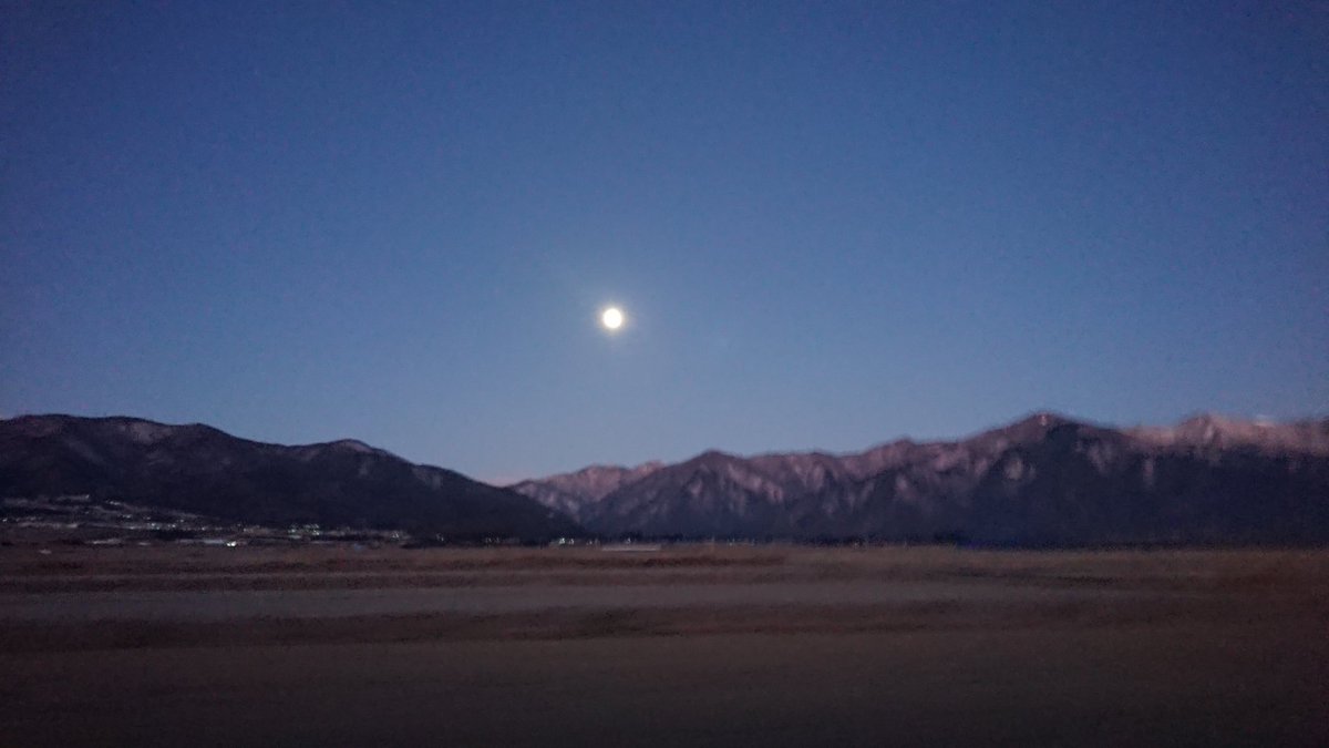 section9unit01's tweet image. 夜明けの満月🌕