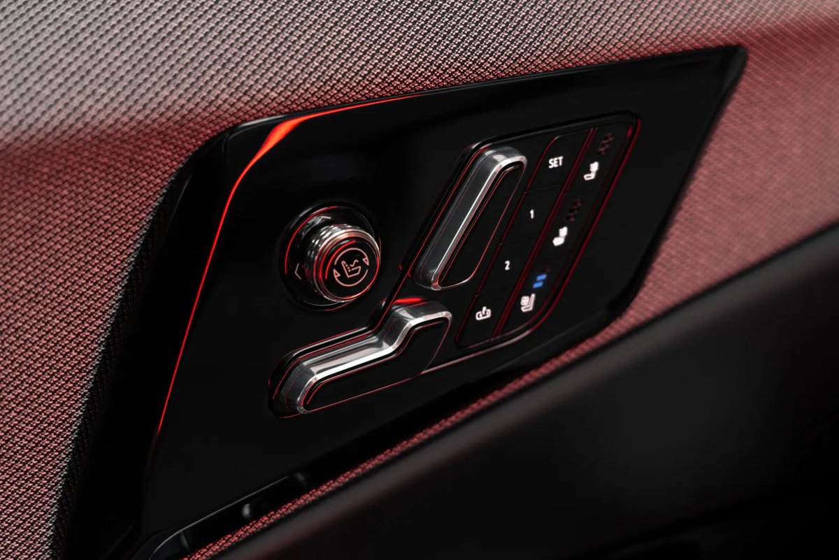 autodinamicomx's tweet image. Un nuevo SUV 100% eléctrico es añadido al catálogo nacional de @Cadillacmexico, se llama #OPTIQ y está orgullosamente hecho en México… 🔌👀 

Si quieres conocer más sobre él, visita el siguiente enlace: autodinamico.mx/2025/02/11/cad…