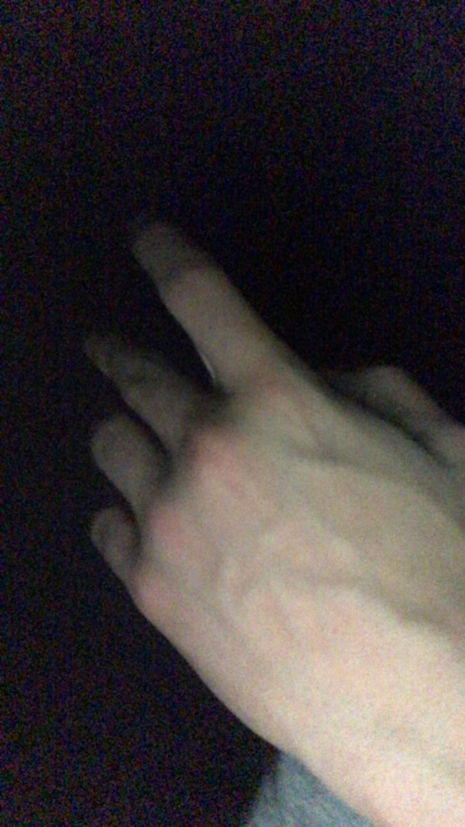 Someone_Pls18's tweet photo. Who wanna drag they nails down my abs?

#abs #nsfw #nsfwtwtًً  #veins #femdom #sub #dom https://t.co/S0aSb4pKlw