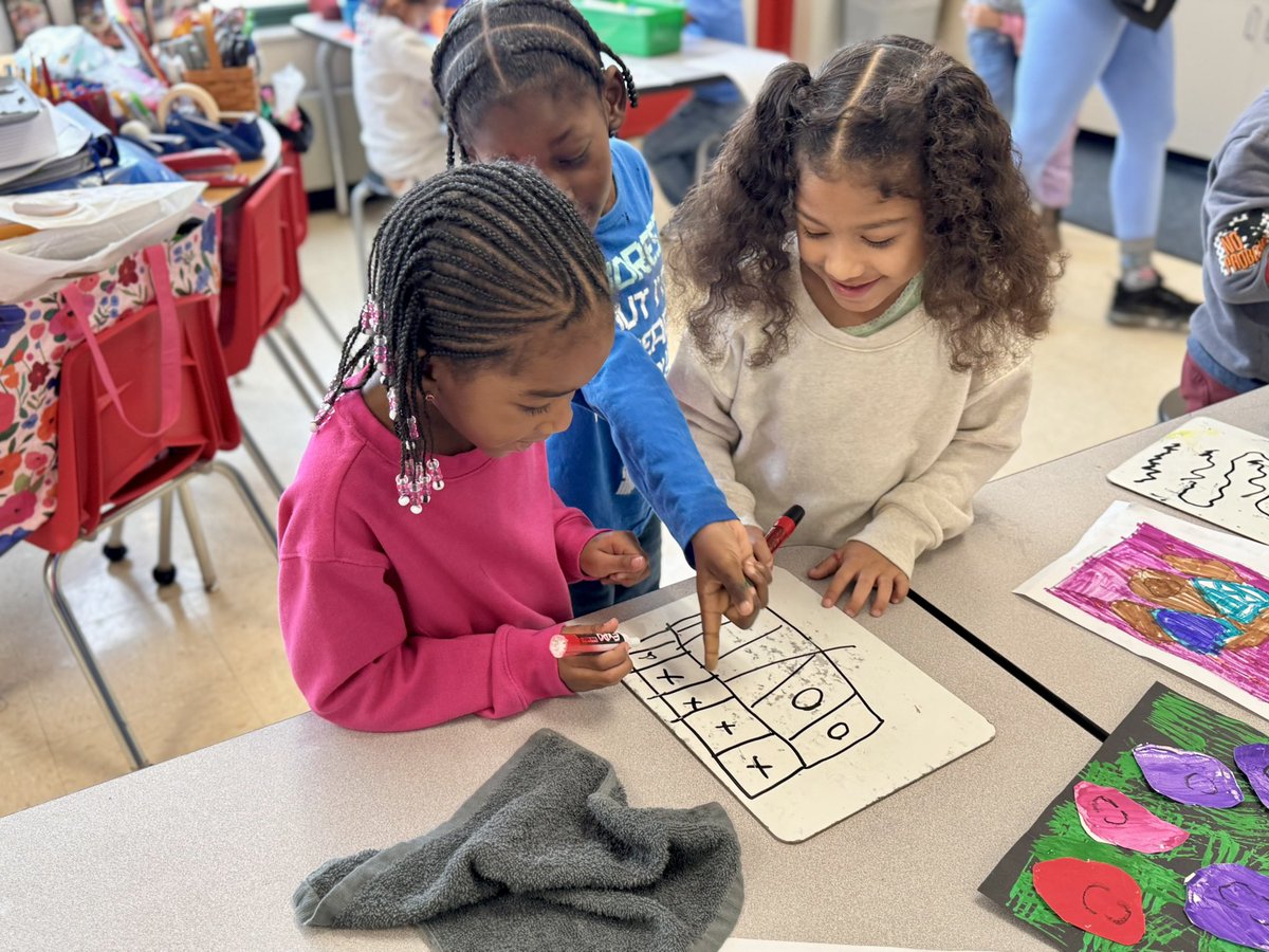 At the end of art class Joei (K4) asked if anyone wanted to play #tiktok instead of tic-tac-toe. 🤣 Love these kinders! 🚀🖍<a href="/eastridgeelemen/">eastridge elementary</a> #bestpartofmyday
