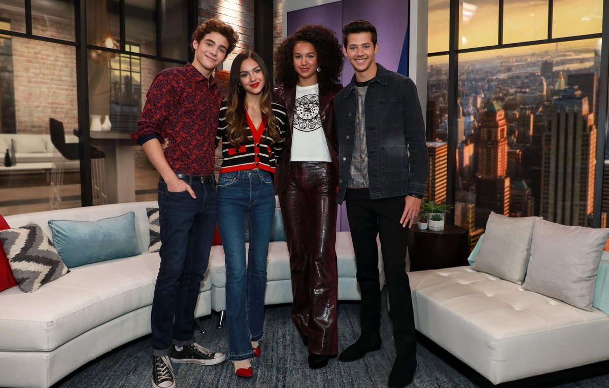 ¡Hola <a href="/people/">People</a>! #PeopleNOW was fun! Awesome feature on the show in this week's digital issue. #FameTMS