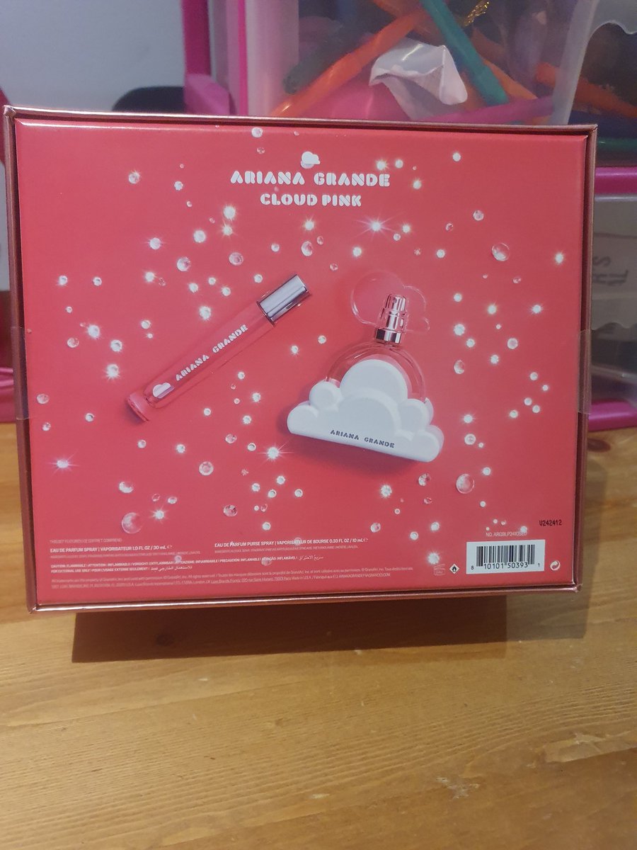 ciaraspinkpod's tweet photo. Please don't judge me, but I have bought myself something for tomorrow for #ValentinesDay
I got the Ariana Grande perfume
set #CloudPink https://t.co/nUFSEHAAML