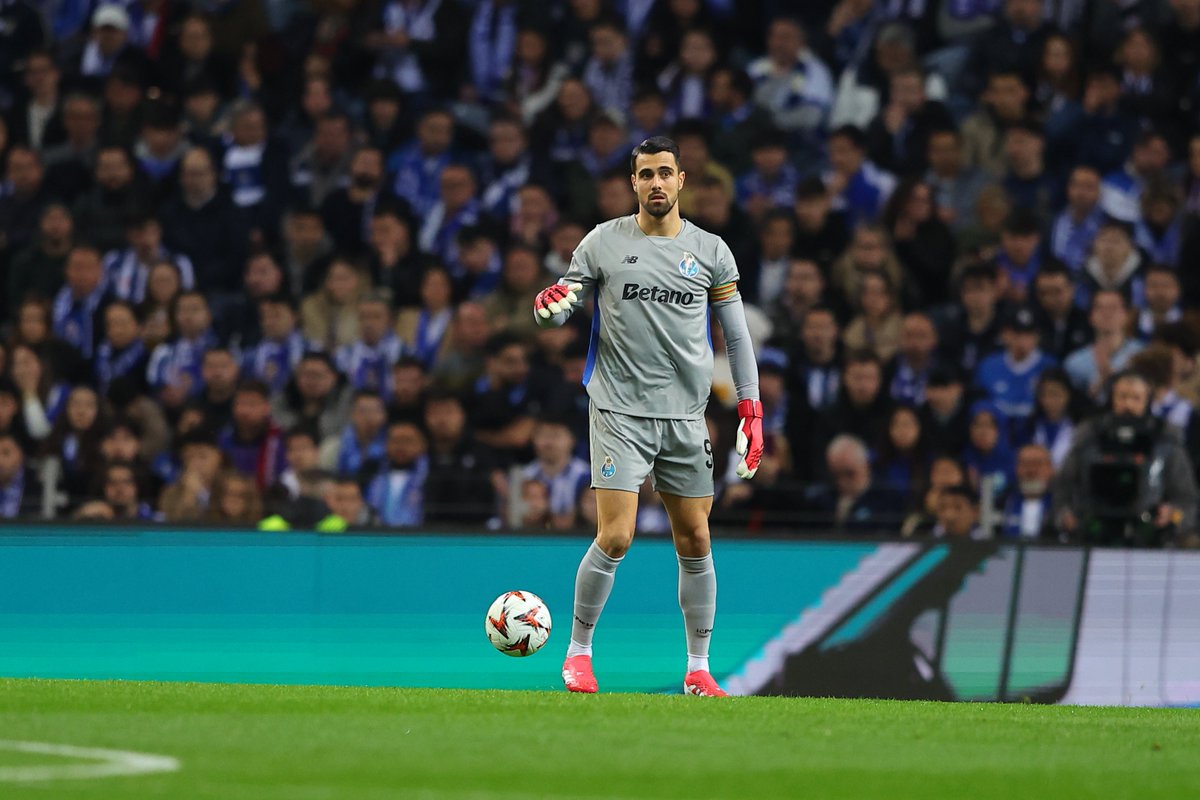 FCPorto's tweet photo. 🎙Diogo Costa: "Temos 90 minutos para garantir a passagem aos oitavos"
#FCPASR #UEL https://t.co/U8OWKJeiBo