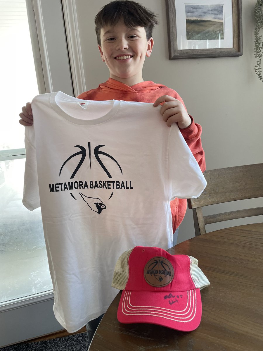Dan Crowe (@holedeal) on Twitter photo Feeling fortunate to have such amazing role models for these young bball players to look up to. Got called to principal’s office only to see the man <a href="/matthew_zobrist/">Matthew Zobrist</a> standing there to wish him happy Bday, drop off some sweet gear, talk a little ball, & snap a pic <a href="/MetamoraBBB/">Metamora Boys Basketball</a> Feeling fortunate to have such amazing role models for these young bball players to look up to. Got called to principal’s office only to see the man <a href="/matthew_zobrist/">Matthew Zobrist</a> standing there to wish him happy Bday, drop off some sweet gear, talk a little ball, & snap a pic <a href="/MetamoraBBB/">Metamora Boys Basketball</a>