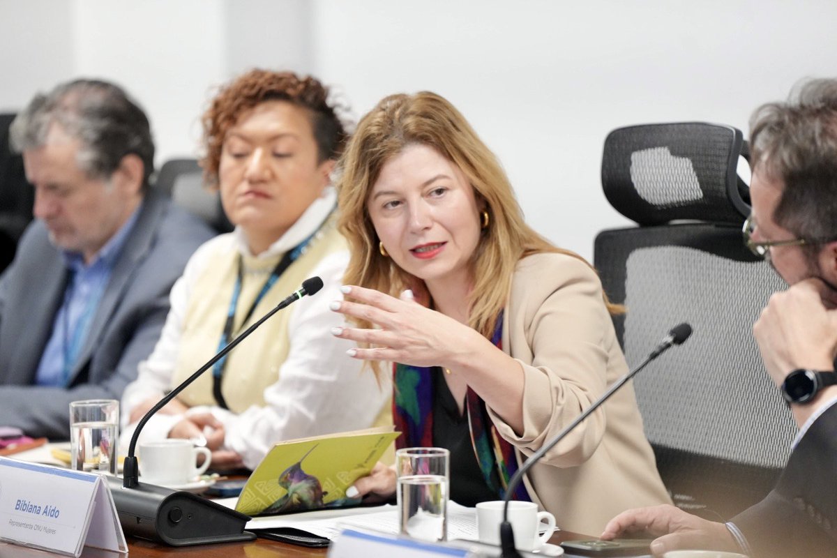 CGRuizMassieu's tweet photo. Importante reunión en la que, junto con @ONUMujeresCol, intercambiamos con organizaciones de mujeres sobre la importancia de avanzar en la implementación de medidas específicas de la agenda de Mujer, Paz y Seguridad #WPS. https://t.co/lZguXSEDlC