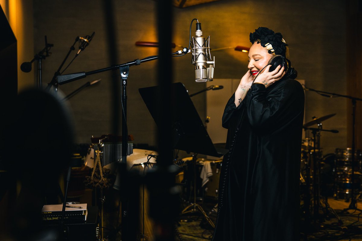 Intofurler's tweet photo. Exclusive More pictures of Sia in her studio recording “Solsbury Hill” cover https://t.co/mK6bQos4lO