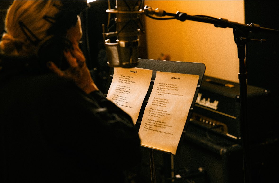 Intofurler's tweet photo. Exclusive More pictures of Sia in her studio recording “Solsbury Hill” cover https://t.co/mK6bQos4lO