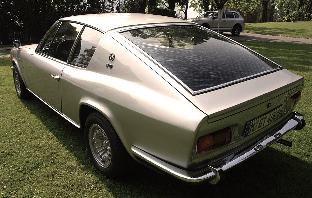 Retromania4ever's tweet image. 1969 BMW 2002 GT4, by Frua. 
A fastback version of the 2002 designed by Pietro Frua, 
2 #prototypes were built but the car never progressed beyond this stage.
🇩🇪 #Classic