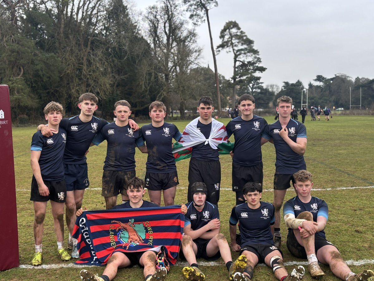MrlycettPE's tweet image. When you’ve got about 125 lads in a school you have to creative &amp;amp; inventive in your delivery methods. Today they got to another final. Leading their huddles, talks, setting their markers. Solving problems. Sport is just a vehicle and these lads are loving the drive. #thechain