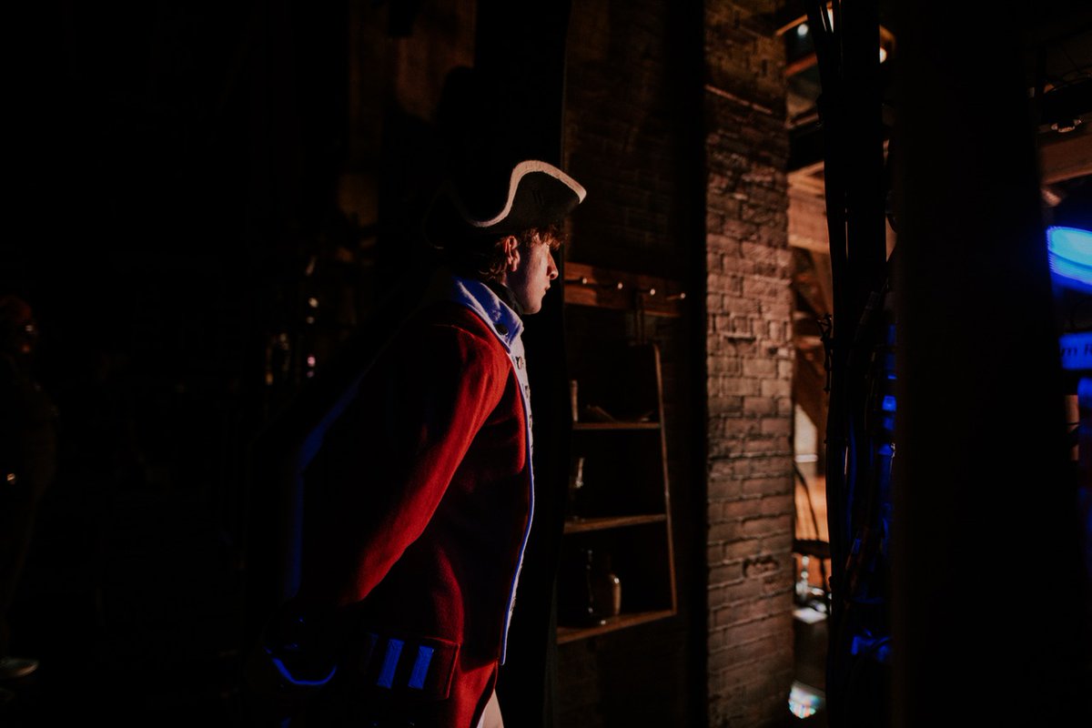 HamiltonMusical's tweet photo. Grabbing the spotlight. #AngelicaTour https://t.co/YfDdAtfk1j