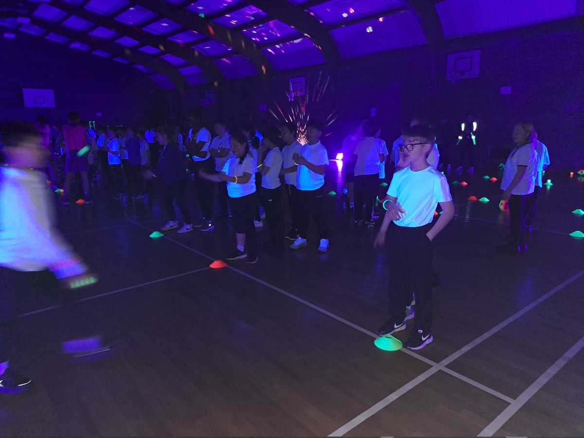 DeltaStrand's tweet photo. Our Yr6 children enjoyed their get glowing experience. The children showed incredible teamwork during the event, and all had a fantastic morning. @YourSchoolGames @NELINCSSSP #GetGlowing https://t.co/wIWuPY7KNb