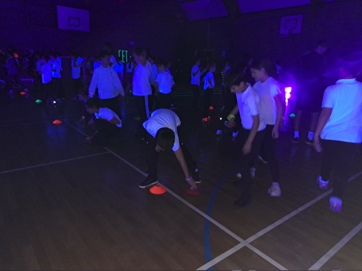 DeltaStrand's tweet photo. HMS Queen Elizabeth enjoyed their get glowing experience.
They all said they had the best day! @YourSchoolGames @NELINCSSSP #GetGlowing https://t.co/HnKgpjmSqu