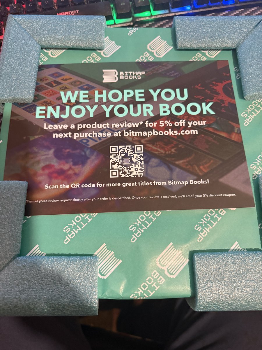 GettingWorse's tweet image. This book just came through the post today. A compiled list of games that changed the world of gaming from the amazing @JazRignall 
It’s a hefty book, you can fend off a burglar with it.