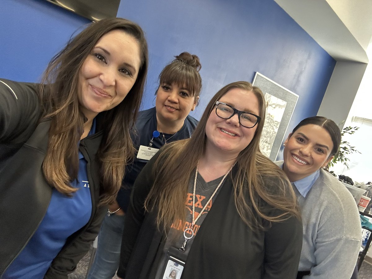 THIS RIGHT HERE ⬇️ made my day 😁
<a href="/EricaJVillanue1/">Mrs. Villanueva</a> provided tremendous supports! 
Ms. Woods led a fantastic session 😊
@Grissel74234224 always does what’s best for our students 
I appreciate &amp; love these Clint kiddos 🤗
<a href="/summit_k12/">SummitK12</a>