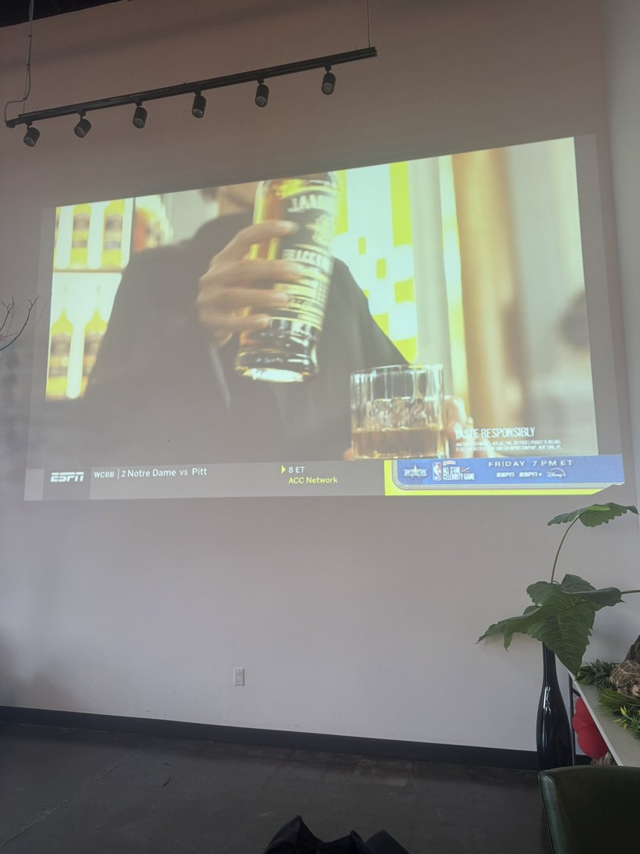 Come join us for the game at Noble Funk tonight! 
<a href="/BiggestBiscuit/">Dave Scull</a> <a href="/939TheVille/">939TheVille</a>