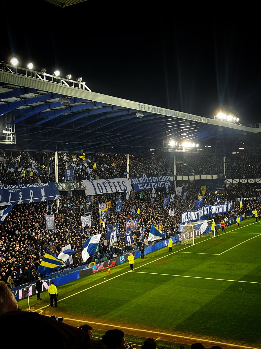 TheStaunchBlue's tweet photo. @The1878s 👊🔵 https://t.co/4tWUdFL9Nx