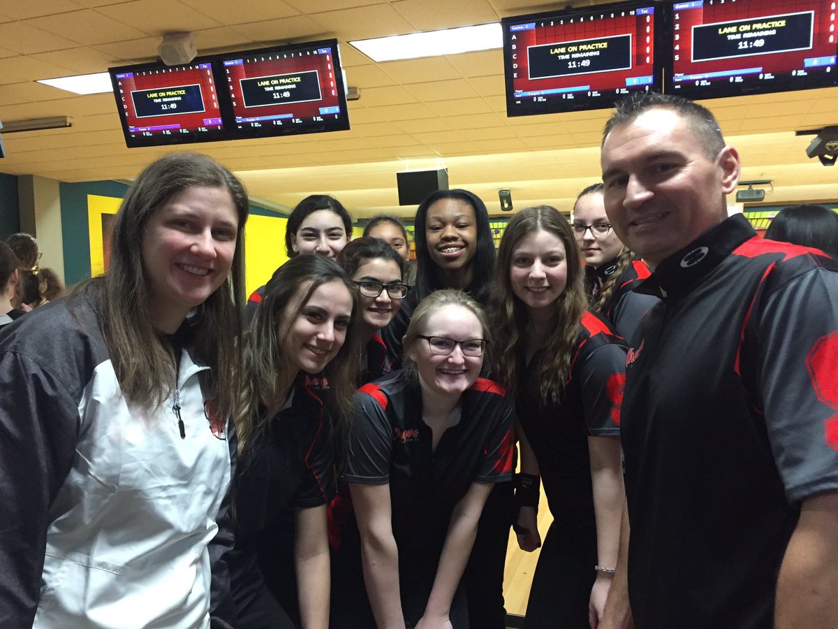 StaggBowling's tweet image. Team Sectional Dinner tonight! This marks the 5th consecutive year (COVID year no IHSA series) our program has qualified for Sectionals. Here is a trip down memory lane! #RaiseTheBar  #CanIGetAFrootLoop @StaggAthletics