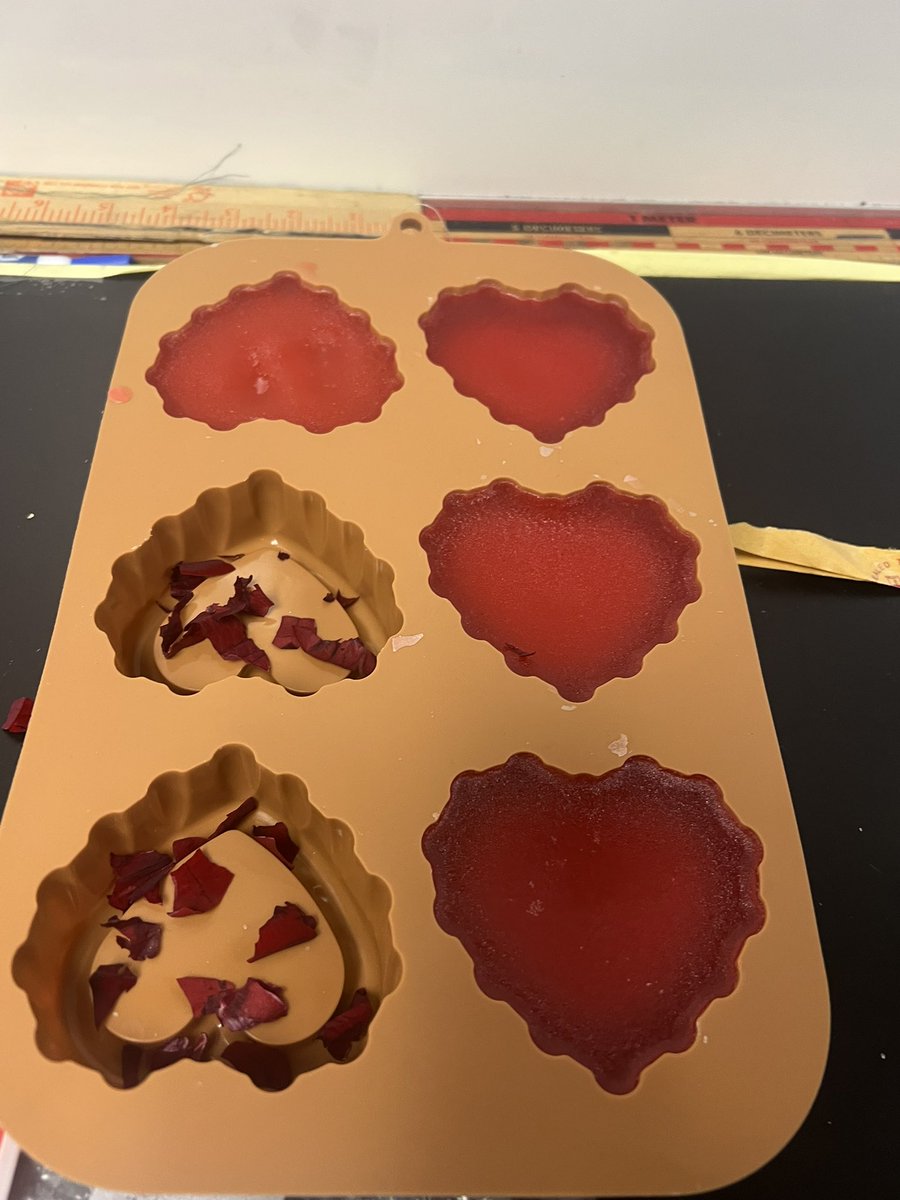 LydiaMtzDTOY's tweet photo. There is love in the air @IandGCenter. Students are making scented wax melts for warmers using rose petals from our garden @LIVEpositivity @misd_weRscience @CHdzRivera @gutiexfer @McAllenISD https://t.co/IZMxxAy6Hk